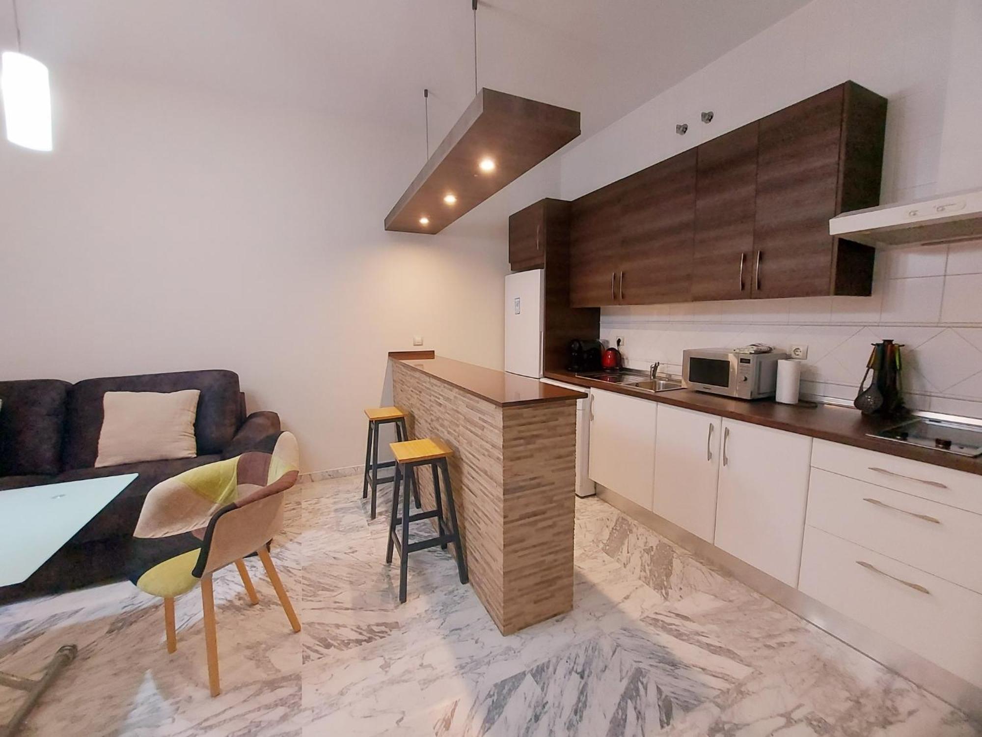 Cozy In Old Town Apartment *
