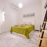 Cozy Apartment In Sevilla Old Town